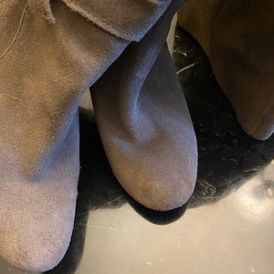 Women’s Kensie sued gray boots size 8